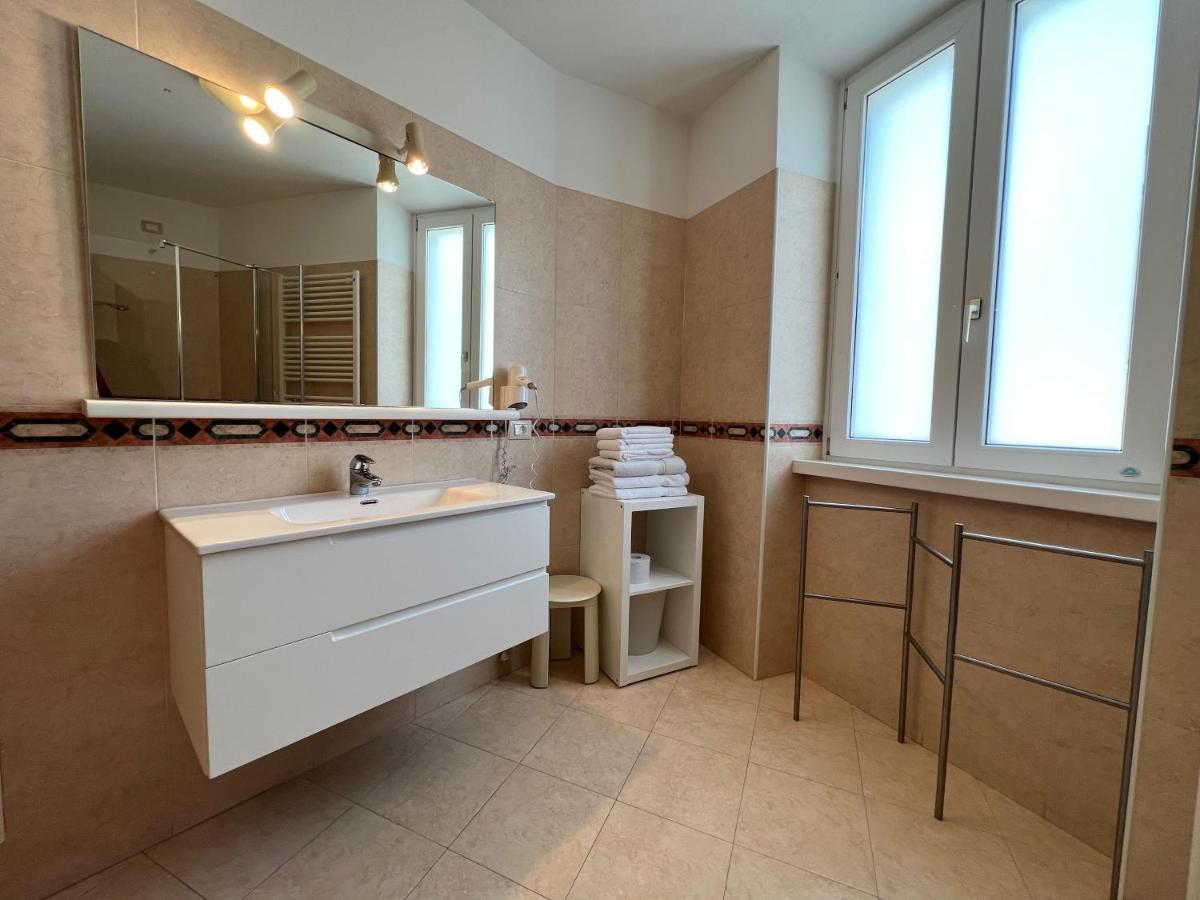 Appartamenti Baia Azzurra 5. Torbole Sul Garda Екстериор снимка