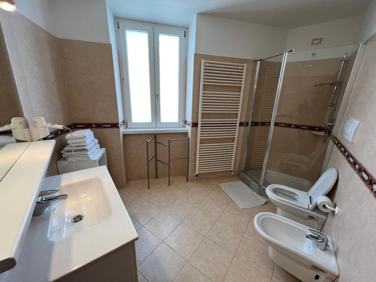Appartamenti Baia Azzurra 5. Torbole Sul Garda Екстериор снимка