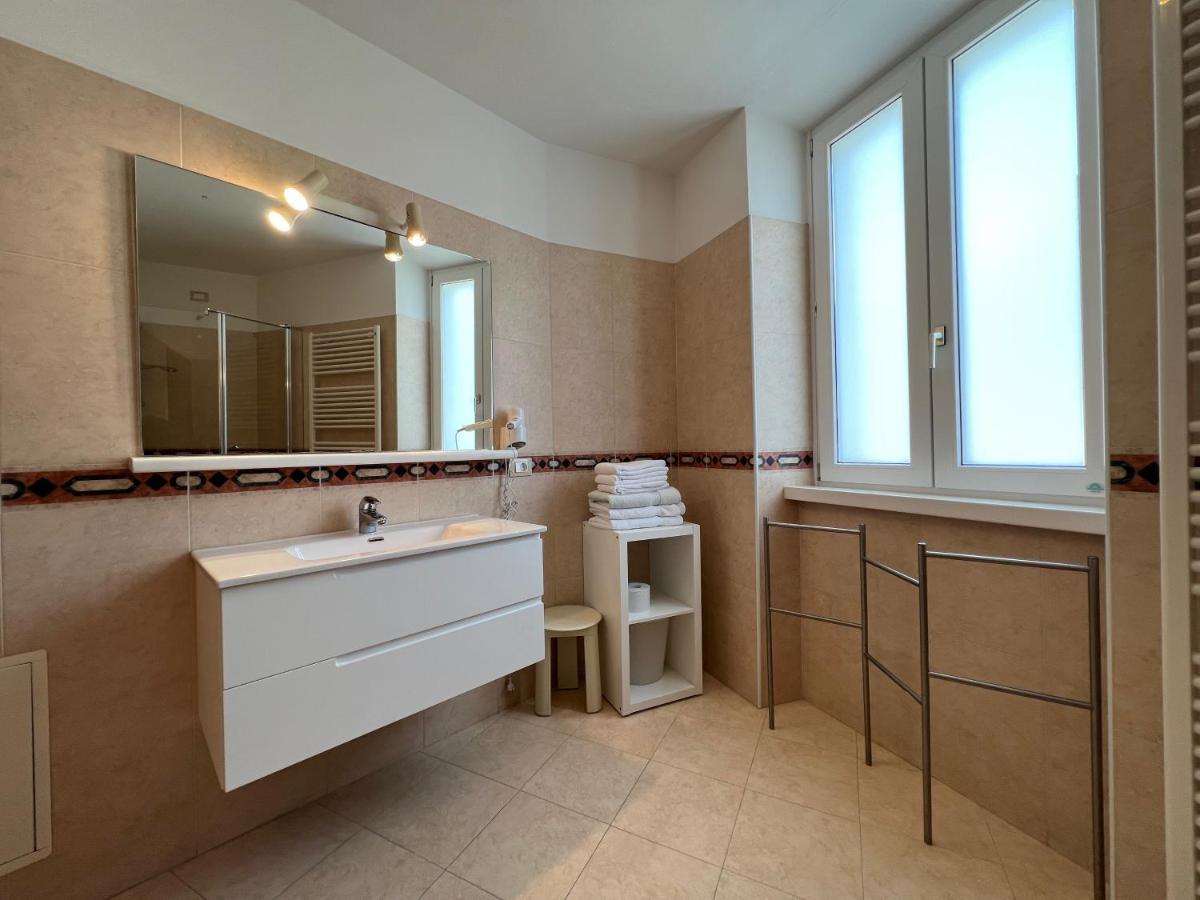 Appartamenti Baia Azzurra 5. Torbole Sul Garda Екстериор снимка