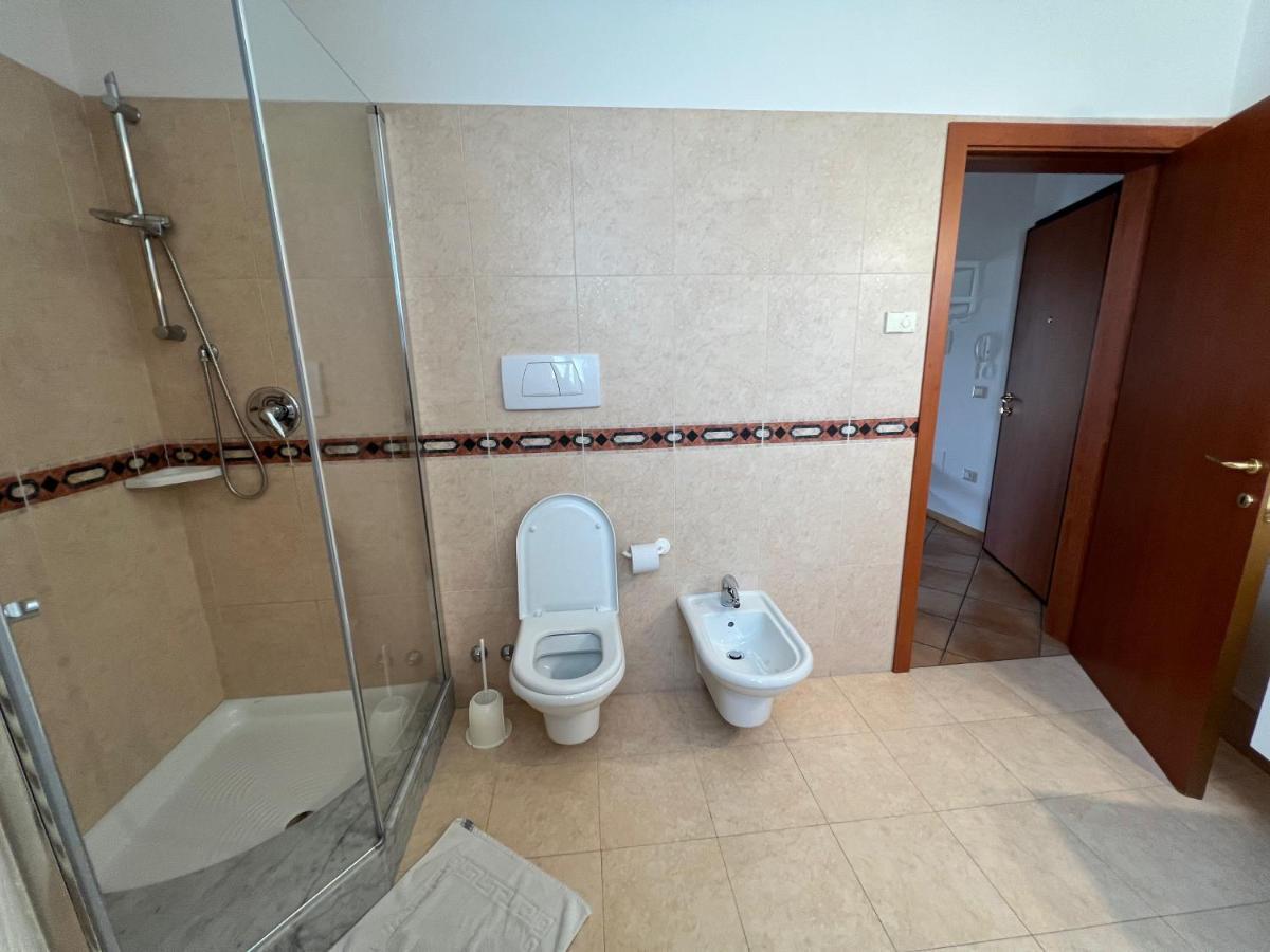 Appartamenti Baia Azzurra 5. Torbole Sul Garda Екстериор снимка